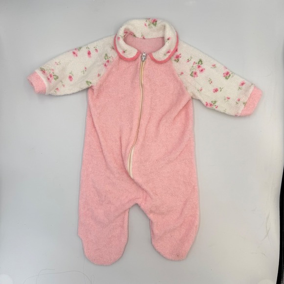 5141 Other - Vtg‎ Pink Floral Footed Baby Onesie – Zipper Front, Plush, Size 0-3M (Unbranded)